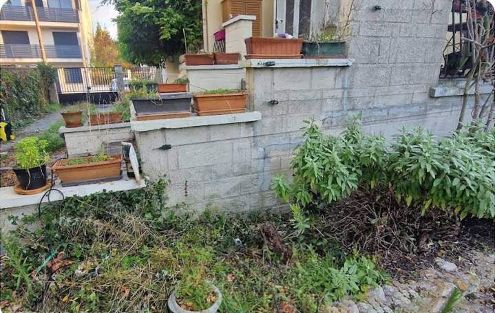 Avant murs escalier Paris 16e